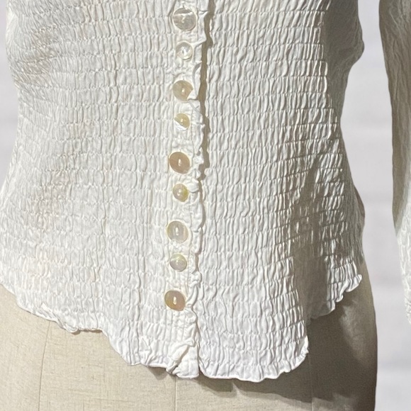 Nomadic Traders Beautiful Textured Ruffled Button Up White Top - Picture 4 of 7